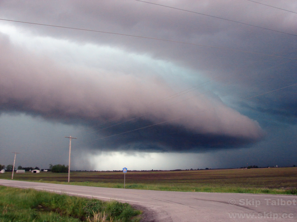 A dramatic updraft base of a supercell thunderstorm